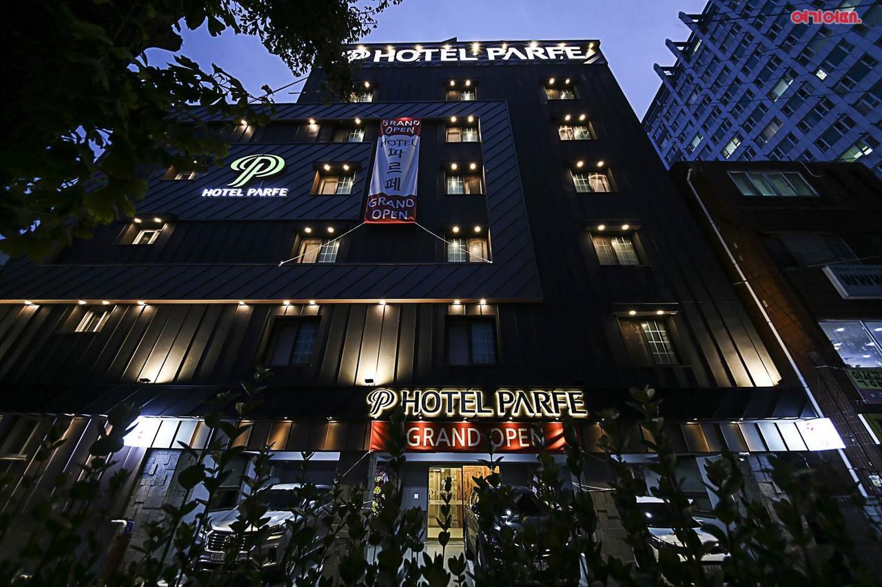 Hotel Parfe Cheonan Exteriör bild